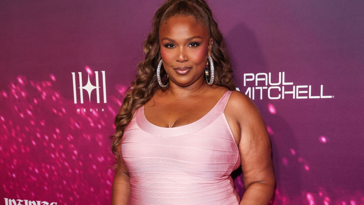 Lizzo fühlte sich "gestresst und wirklich traurig", nachdem ihr neues Album 'Bitch' nicht in die Charts gekommen war.