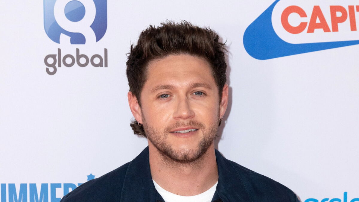 Niall Horan überrascht Ella Bright mit 'Off Campus'-Duett