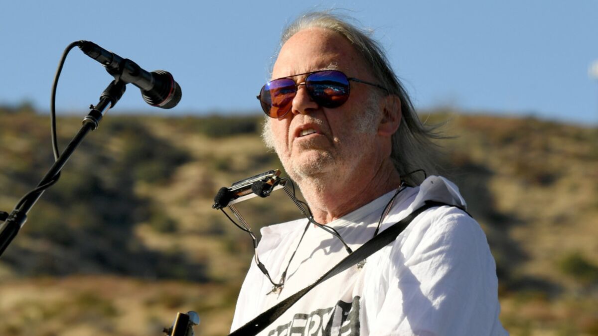 Neil Young weist Ticketmaster und Schwarzmarkthändler für Livemusik als Grund für Wertverlust aus