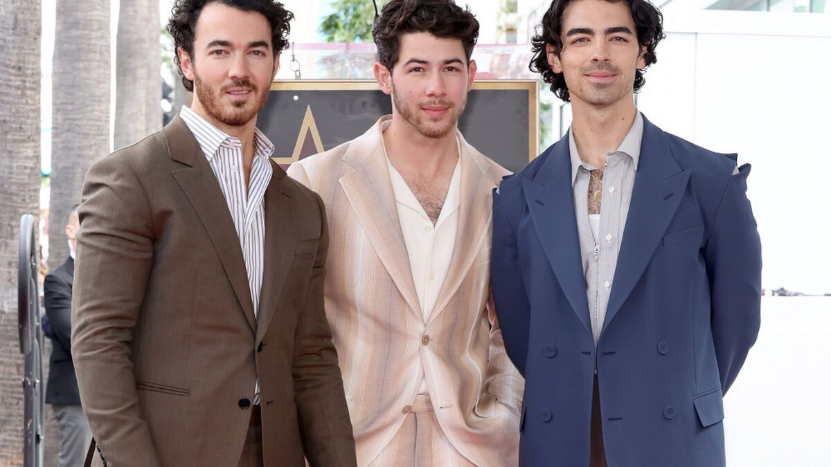 Vater der Jonas Brothers, Kevin Sr., kauft Rechte an Teilen des Musikkatalogs seiner Söhne