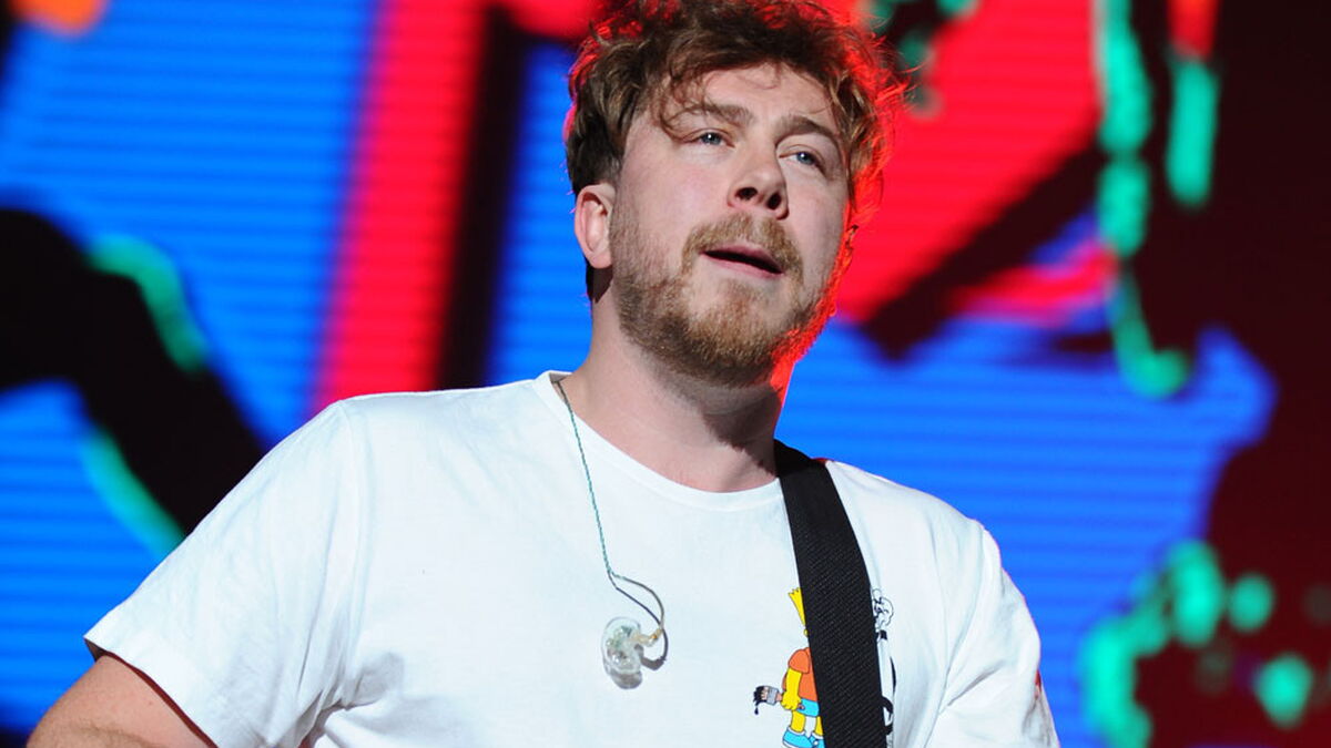 Busted sagen Konzert ab, während James Bourne weiter mit unbekanntem Gesundheitsproblem kämpft.
